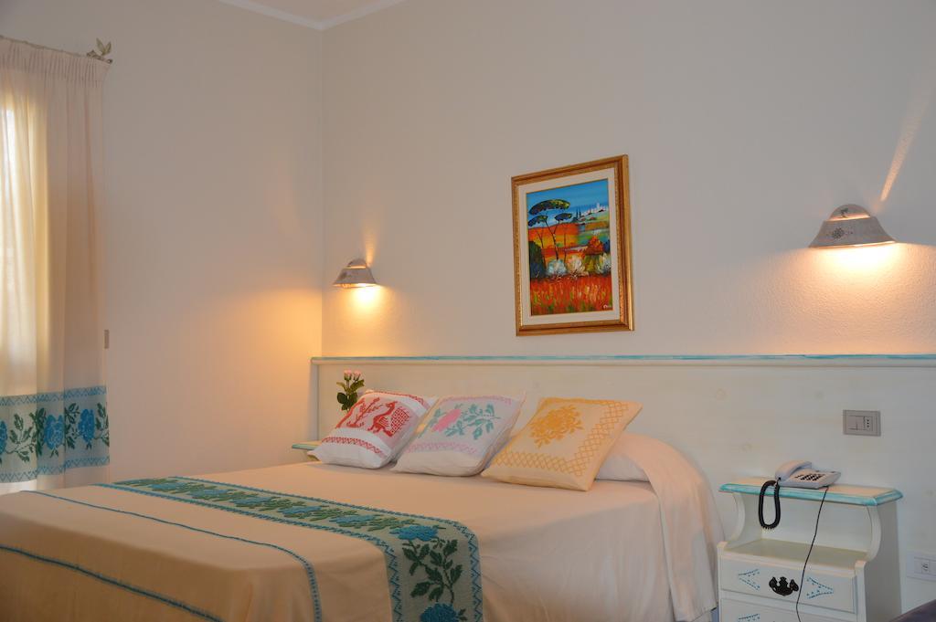 Hotel La Palma San Teodoro  Ngoại thất bức ảnh