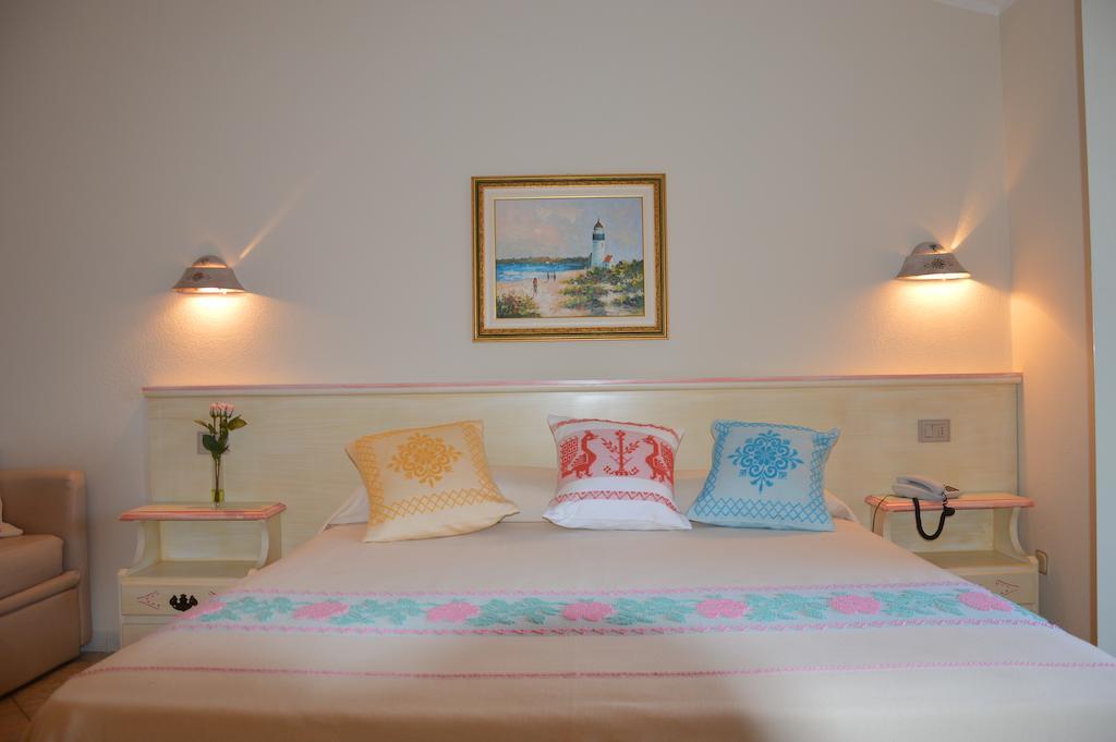 Hotel La Palma San Teodoro  Ngoại thất bức ảnh