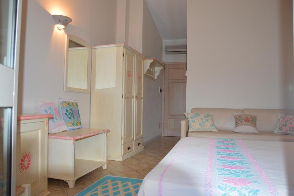Hotel La Palma San Teodoro  Ngoại thất bức ảnh